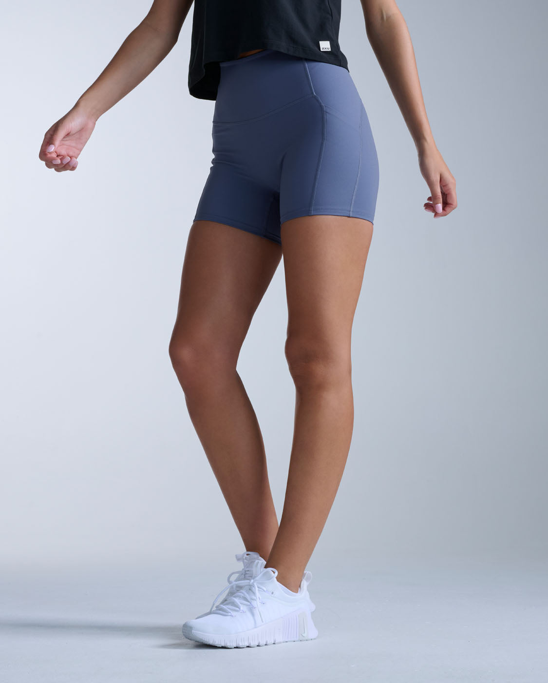 2xu-form-stash-hi-rise-compression-4-inch-shorts-shorts-compressione-donna-blu image 2