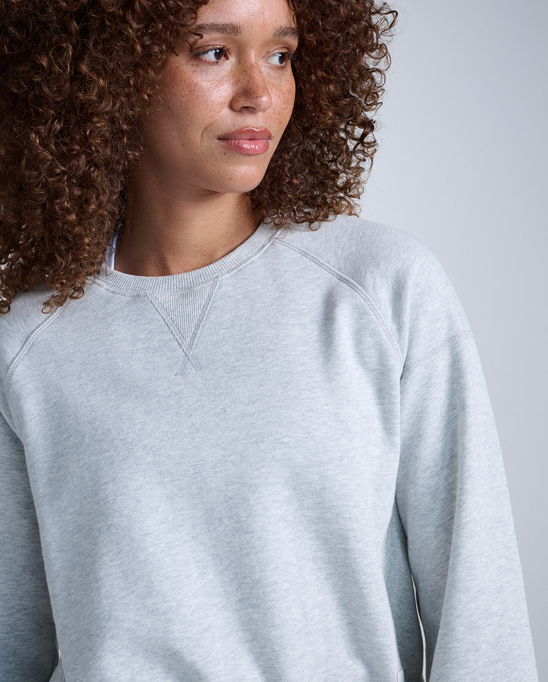 2xu-ez-organic-cotton-ribbed-crew-felpa-donna-cotone-bio-grigia image 5