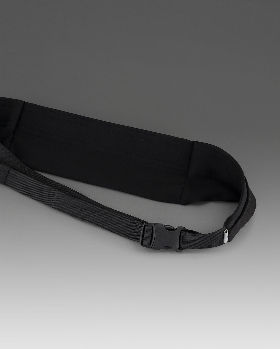 2xu-run-belt-cintura-running-nera-con-zip image 6