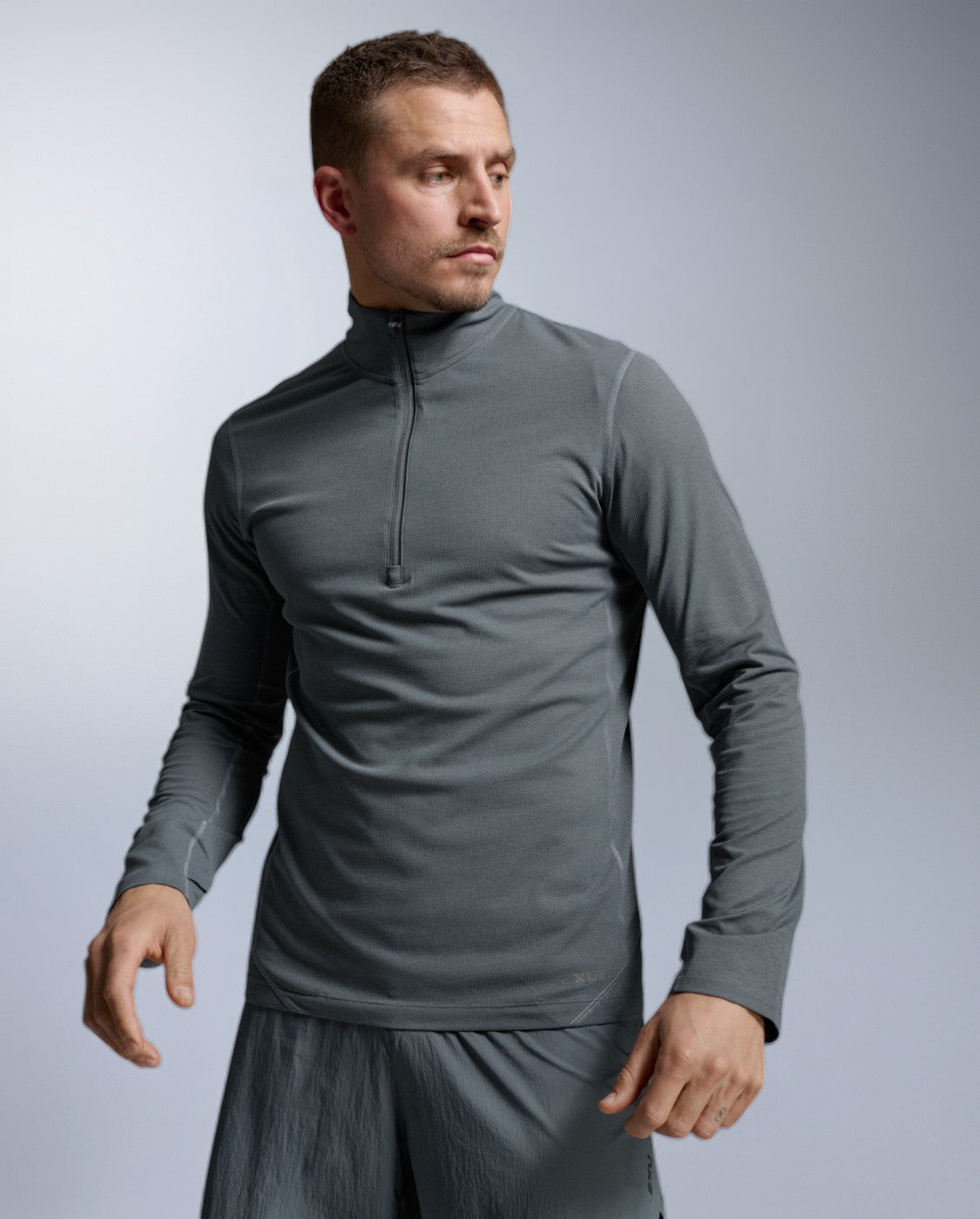 2xu-aero-trail-1-2-zip-maglia-running-uomo-grigia-manica-lunga image 2