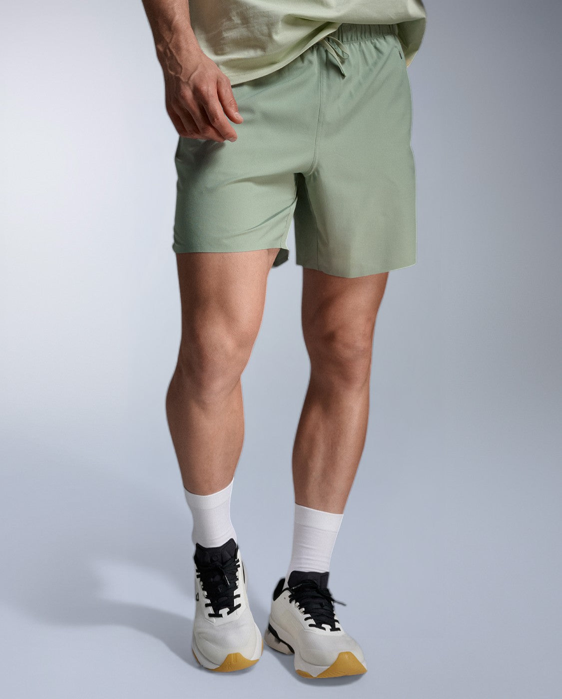 2xu-motion-7-inch-unlined-shorts-uomo-pantaloncini-training-verde image 2