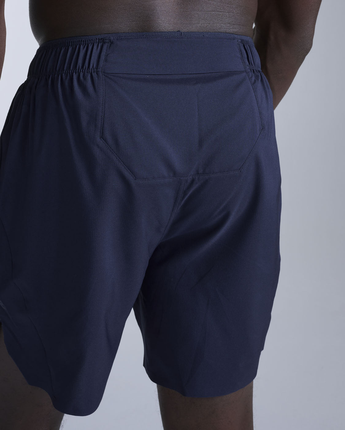 2xu-motion-shorts-uomo-7-pollici-non-foderati-blu-navy image 3