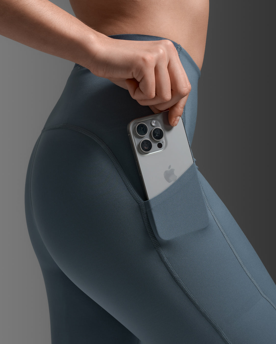 2xu-form-stash-hi-rise-compression-tights-con-tasche-verde image 6