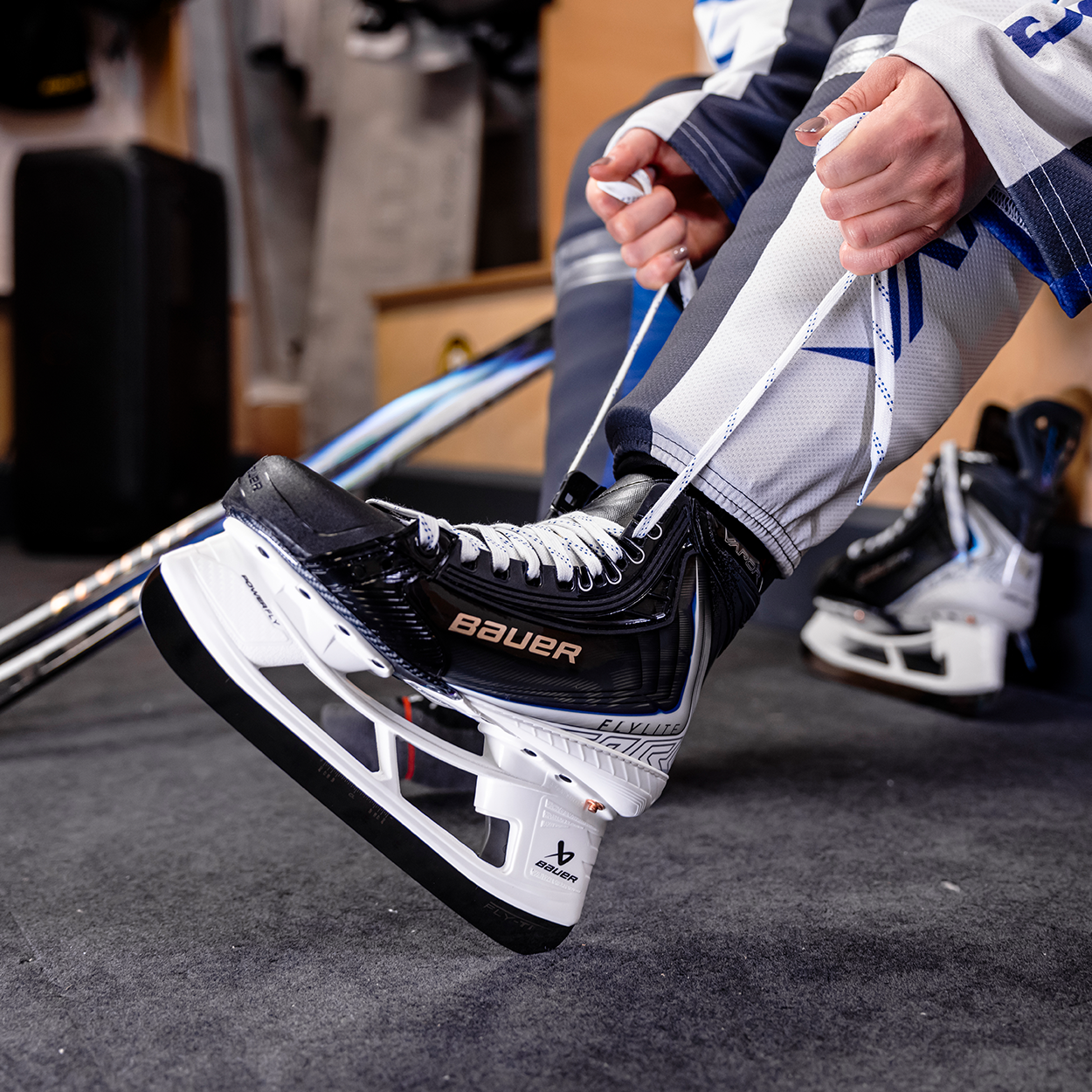 bauer-vapor-flylite-pattino-ghiaccio-senior image 5