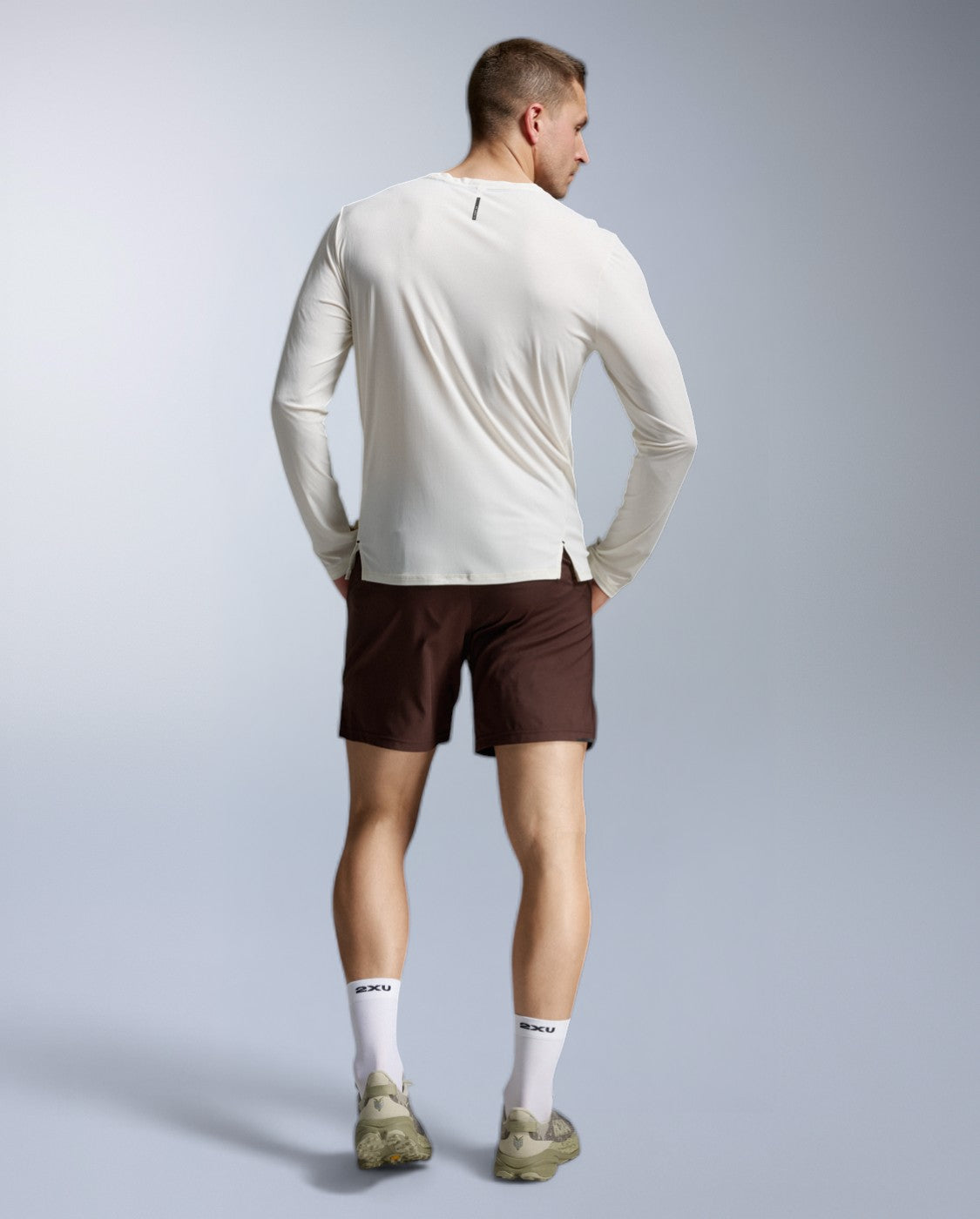 2xu-aero-trail-long-sleeve-maglia-trail-uomo-beige image 5