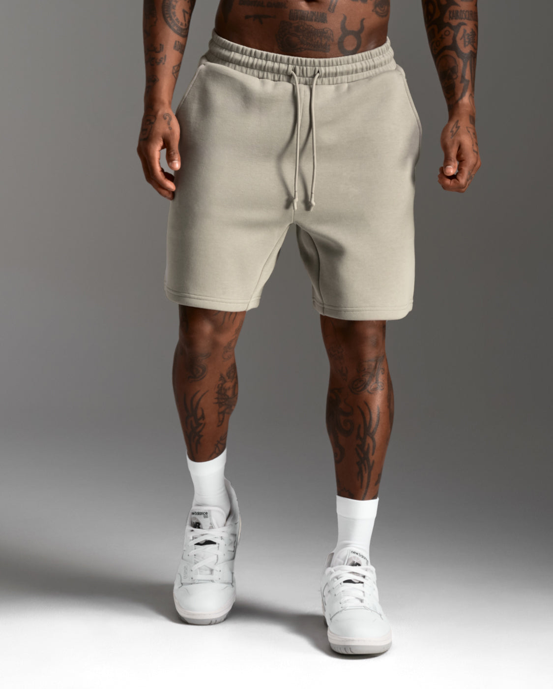 2xu-commute-smooth-spacer-shorts-shorts-beige-unisex image 2