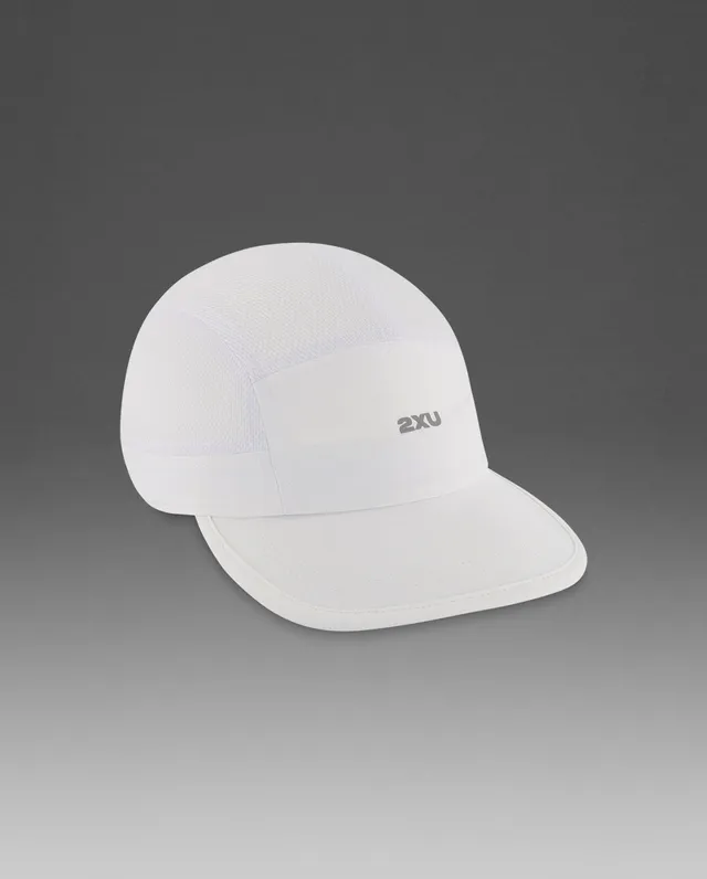 2xu-light-speed-small-cap-da-running-bianca image 1