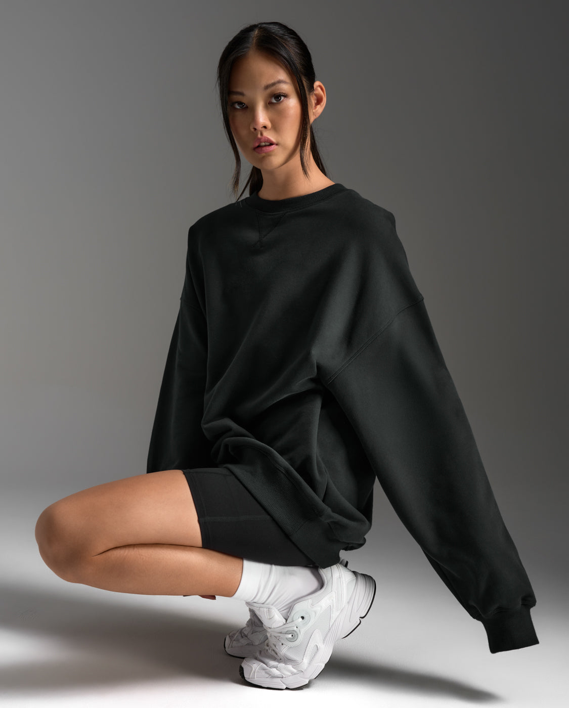 2xu-ez-oversized-organic-cotton-crew-nera-felpa-larga image 4