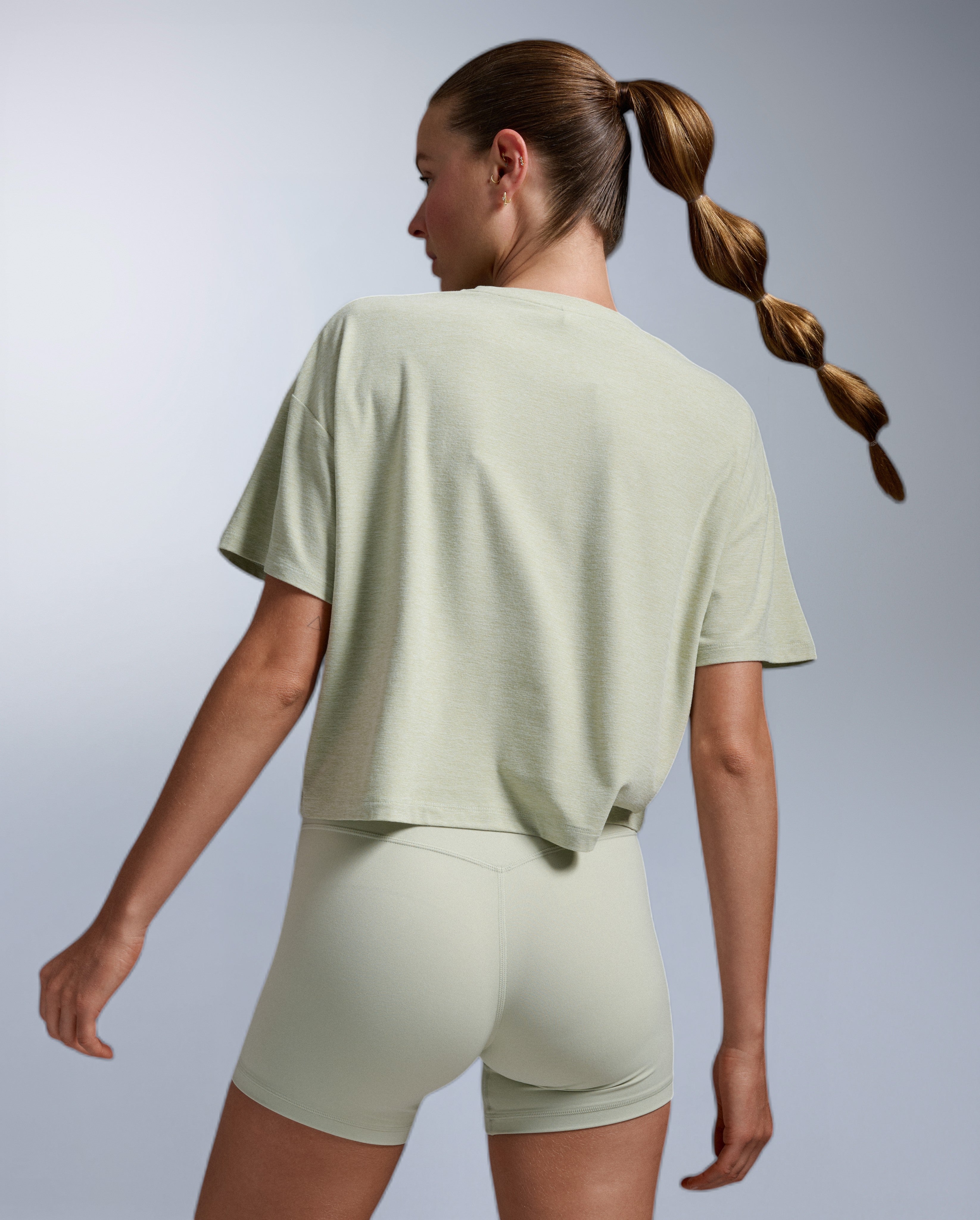 2xu-form-soft-jersey-relaxed-tee-donna-verde-salvia image 2