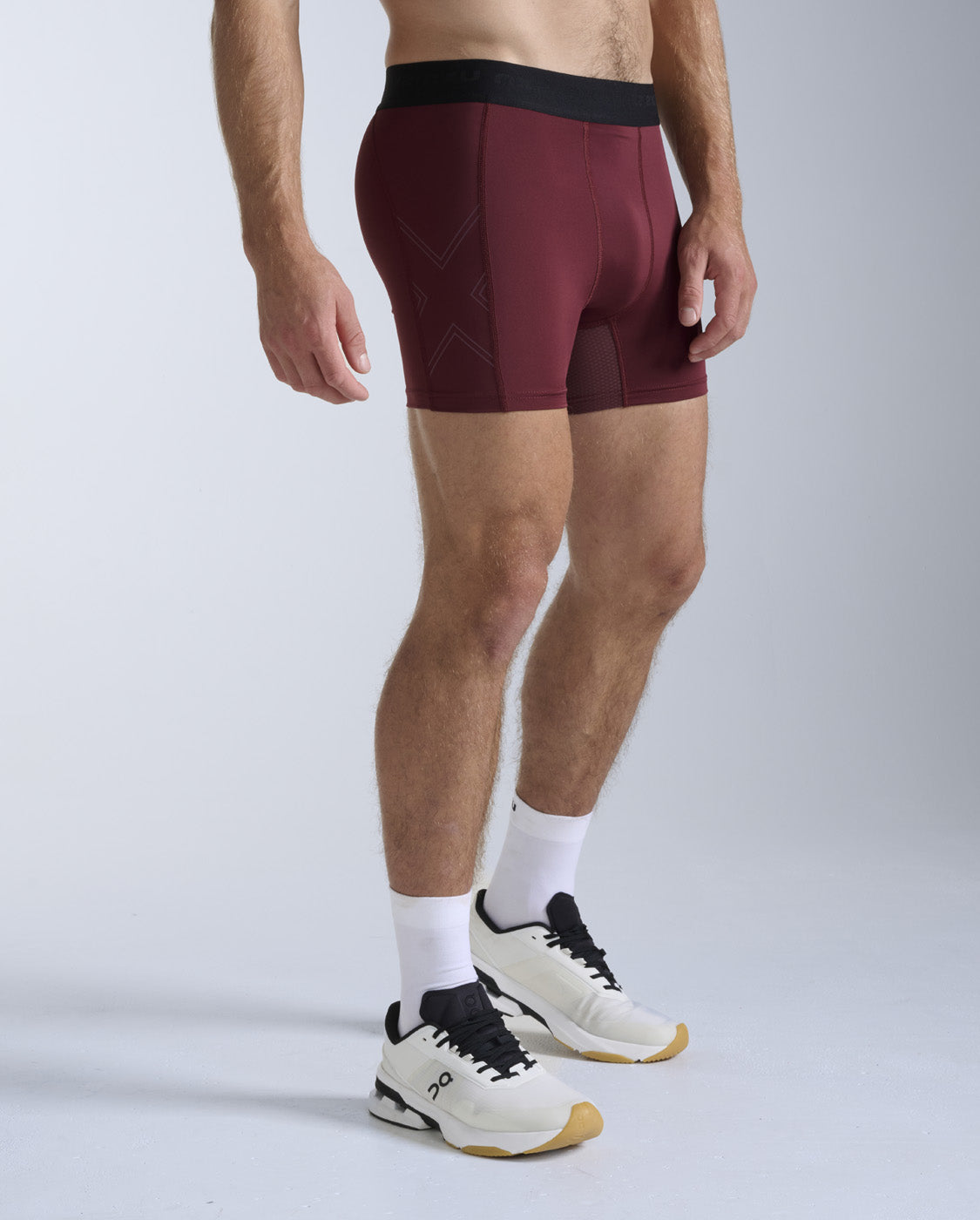 2xu-base-layer-compression-1-2-shorts-bordeaux image 3