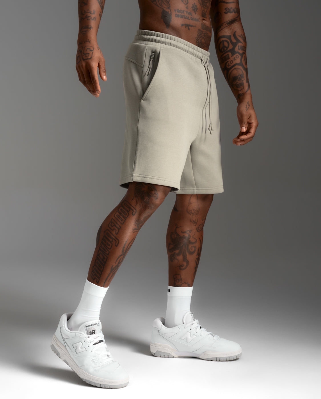 2xu-commute-smooth-spacer-shorts-shorts-beige-unisex image 4