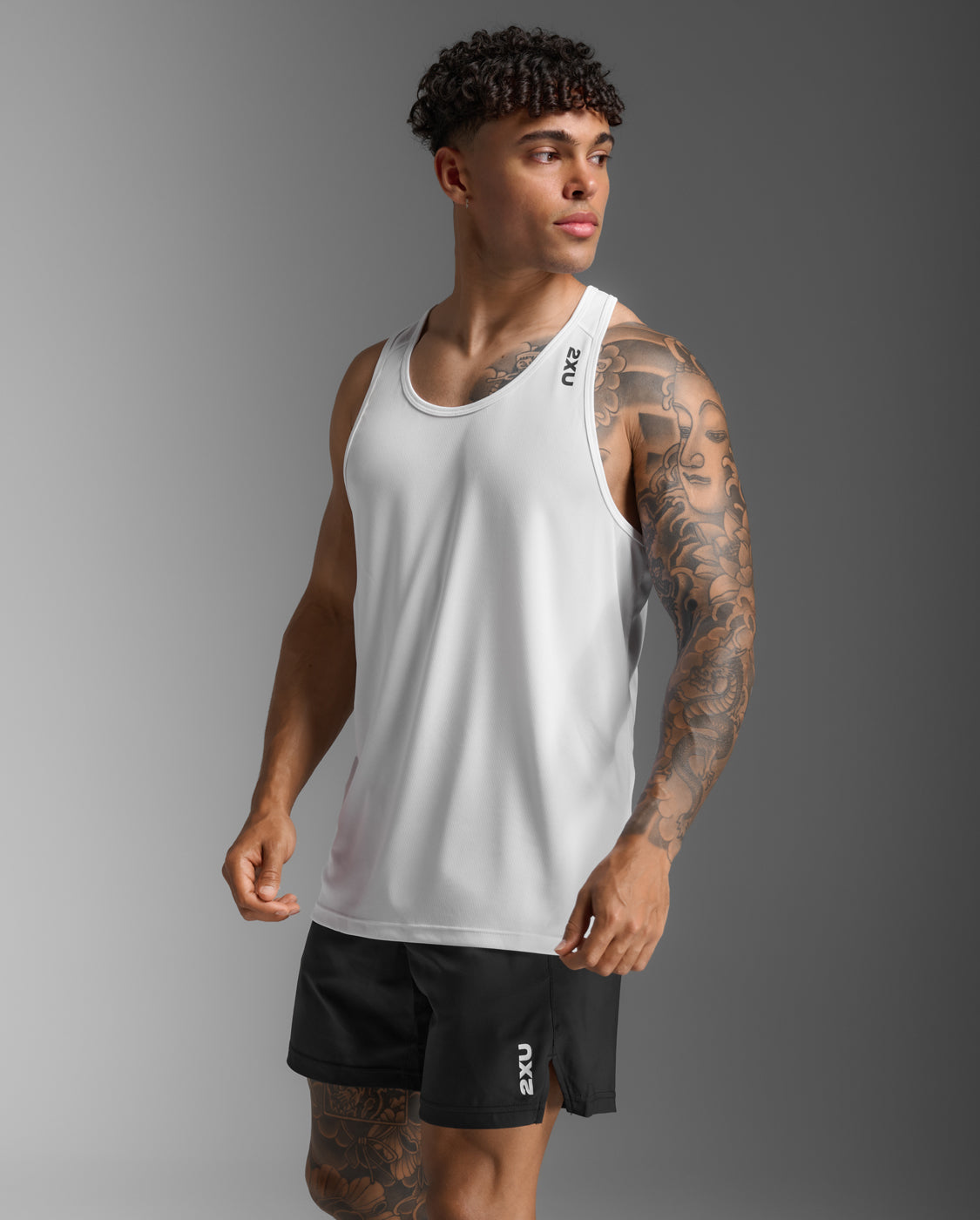 2xu-aspire-singlet-uomo-canotta-tecnica-bianco-a-rapida-asciugatura image 5