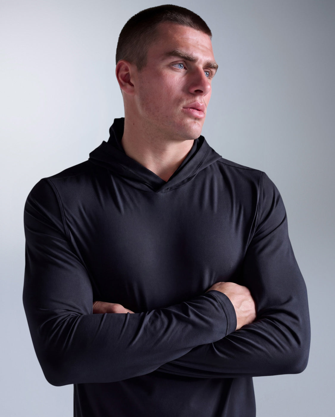 2xu-motion-long-sleeve-hoodie-uomo-nero image 4