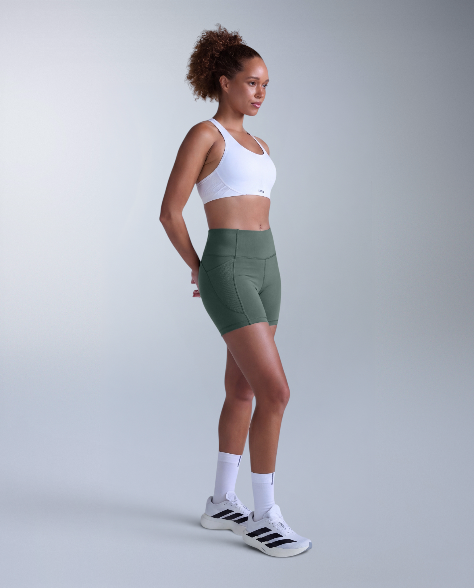 2xu-aero-mesh-hi-rise-shorts-compressione-4-verde image 5