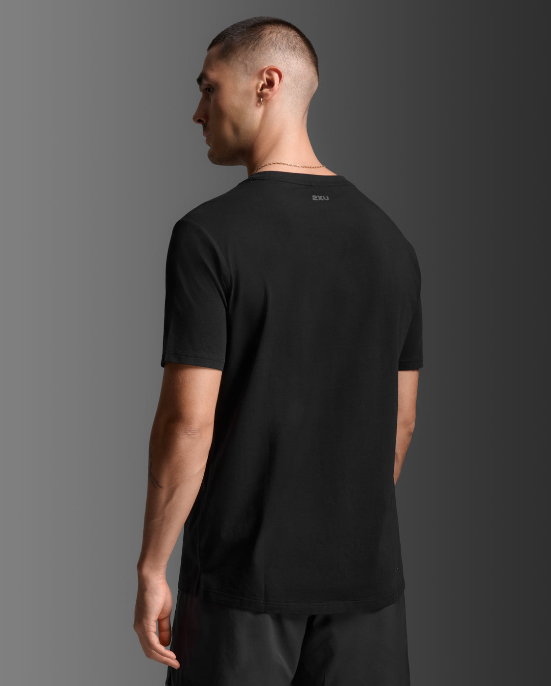 2xu-motion-cotton-flex-tee-maglia-training-nera-regular-fit image 2
