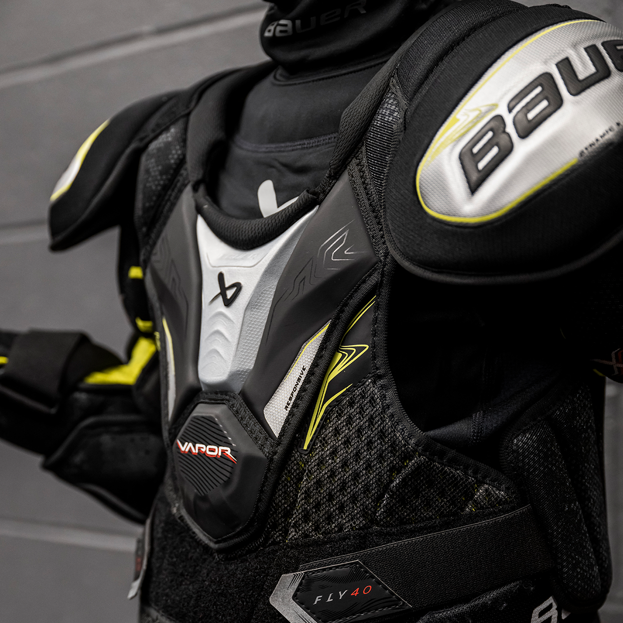 bauer-vapor-fly40-paraspalle-hockey-junior image 4