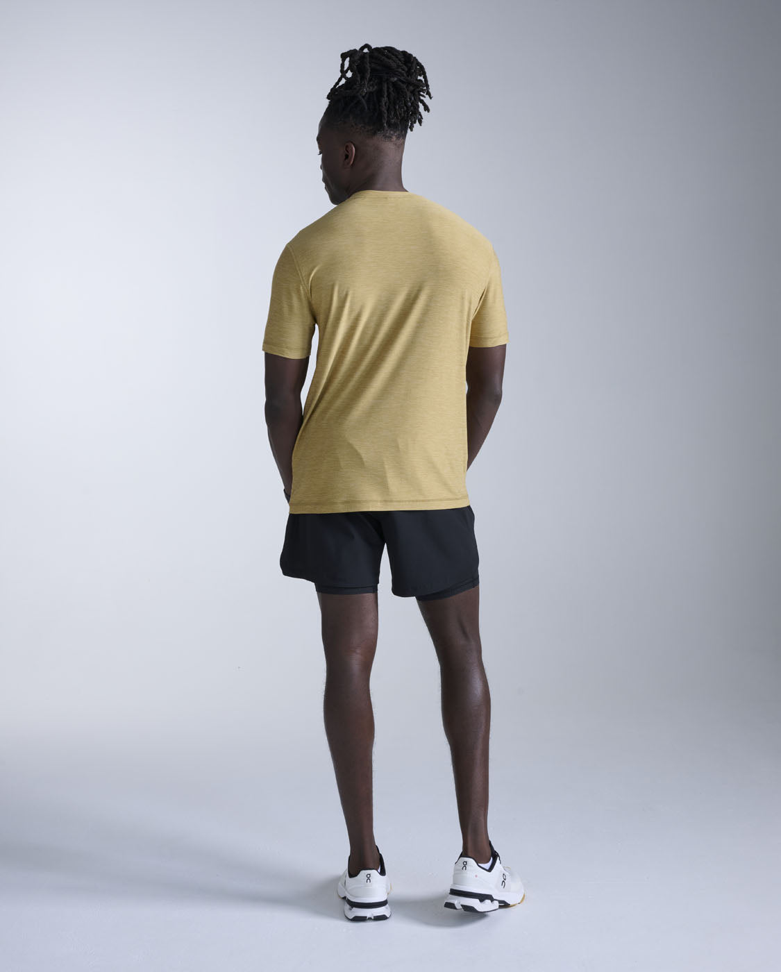 2xu-signature-tee-t-shirt-training-soft-jersey-beige image 8