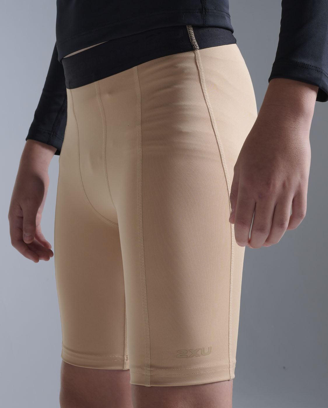 2xu-core-boys-compression-shorts-beige-bambino image 4