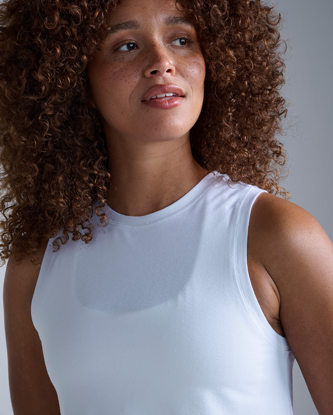 2xu-form-soft-jersey-relaxed-tank-donna-bianco image 5