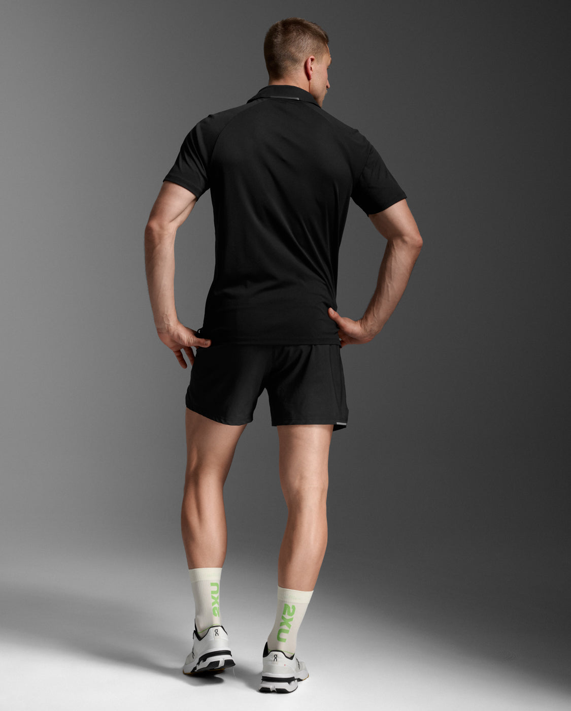 2xu-signature-polo-uomo-polo-training-nera-regular-fit image 3