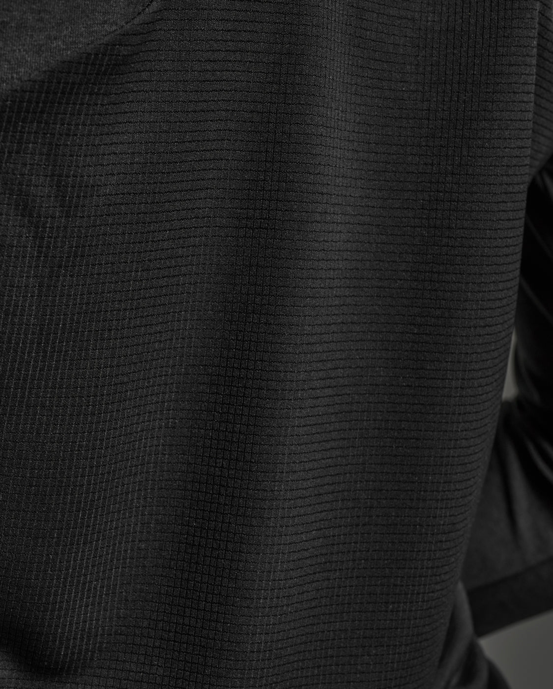 2xu-aero-1-2-zip-mezza-zip-running-donna-nero-slim image 8