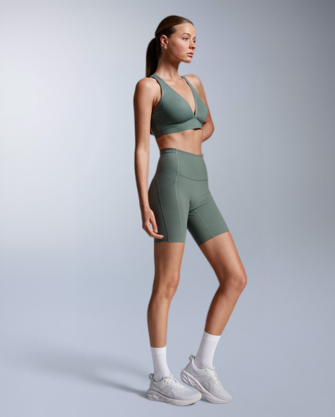 2xu-form-stash-hi-rise-compression-6-inch-shorts-short-donna-verde image 5