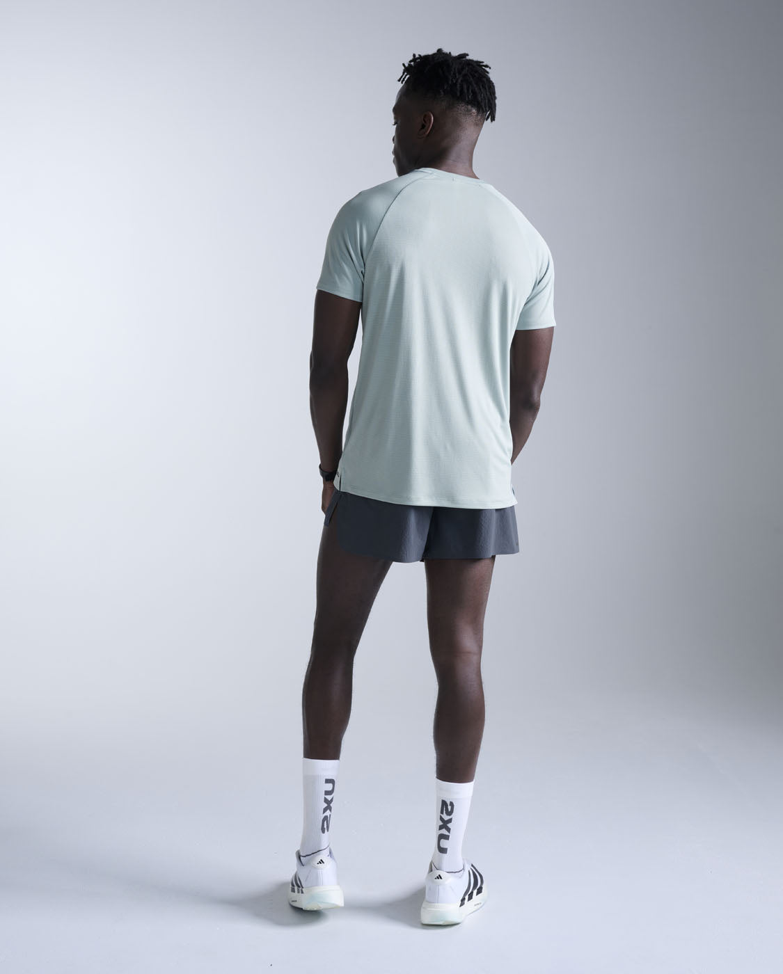 2xu-aero-tee-uomo-slim-azzurro-polvere image 6