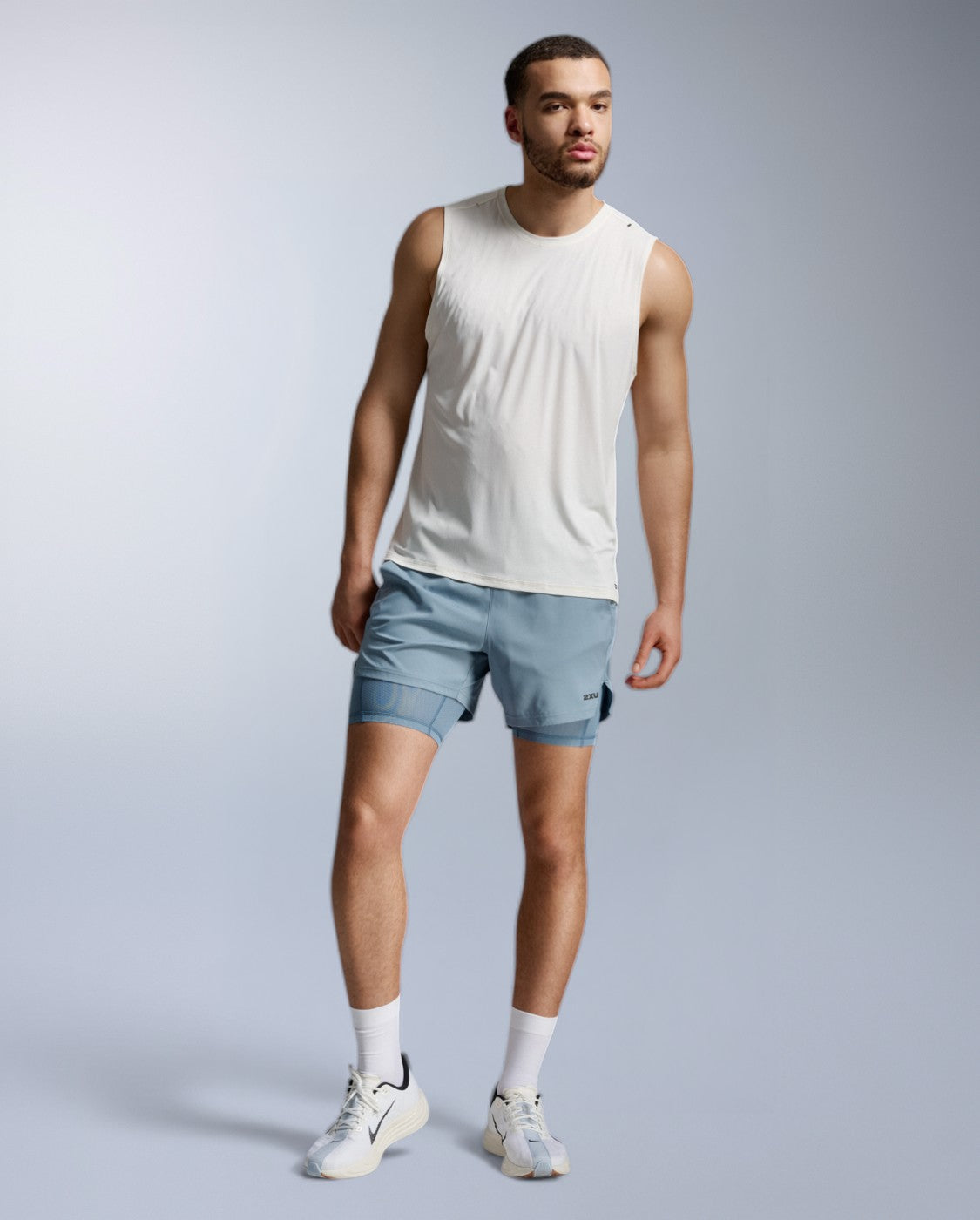 2xu-aero-trail-tank-uomo-beige-canotta-trail-leggera-upf-50 image 6