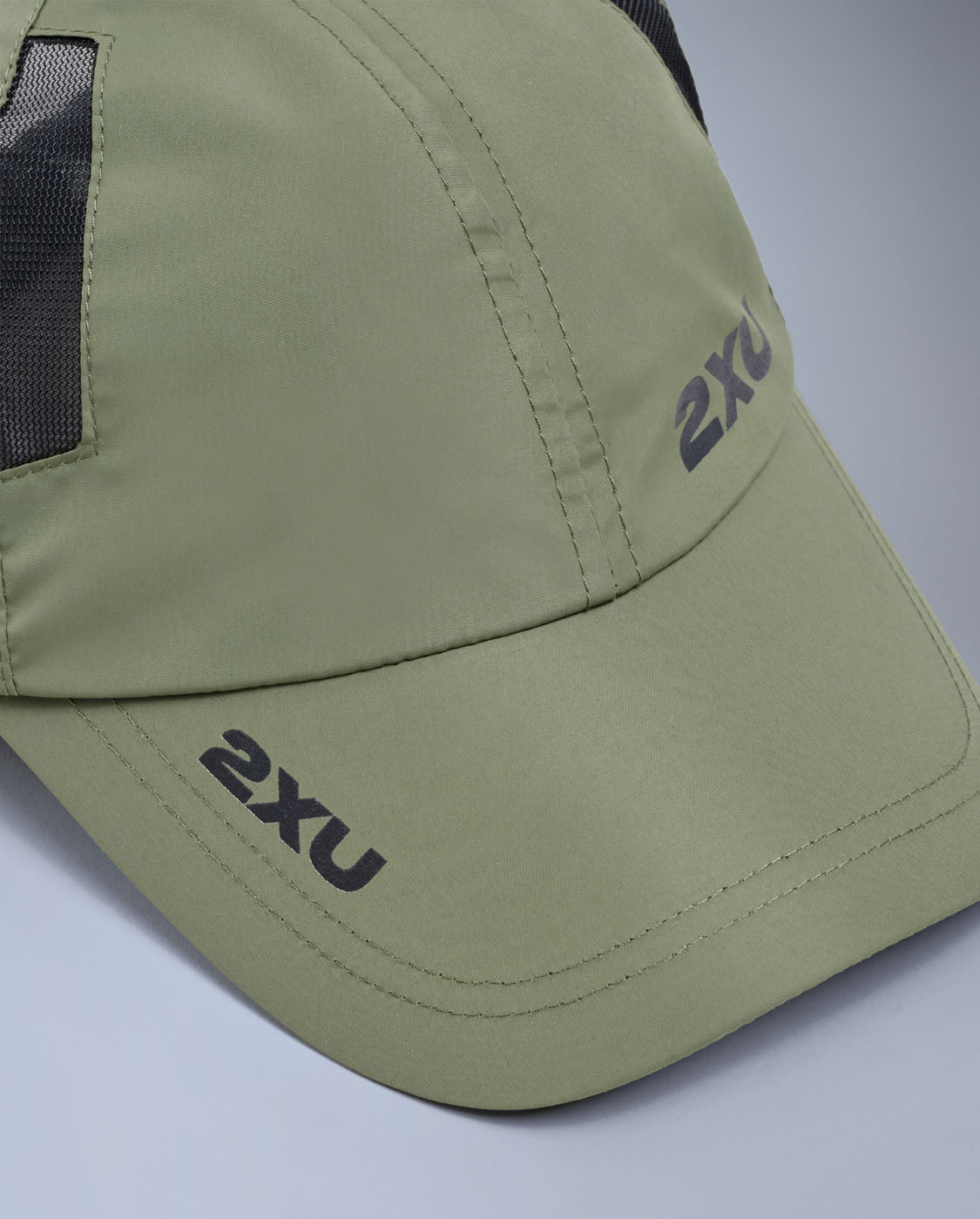 2xu-run-cap-cappellino-running-unisex-verde image 4