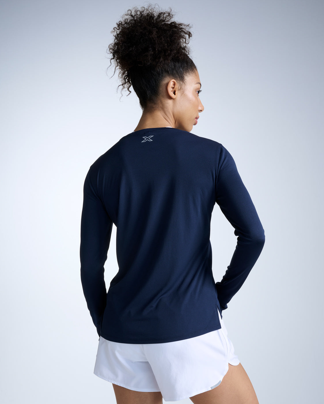 2xu-aero-long-sleeve-blu-maglia-running-manica-lunga-slim image 4