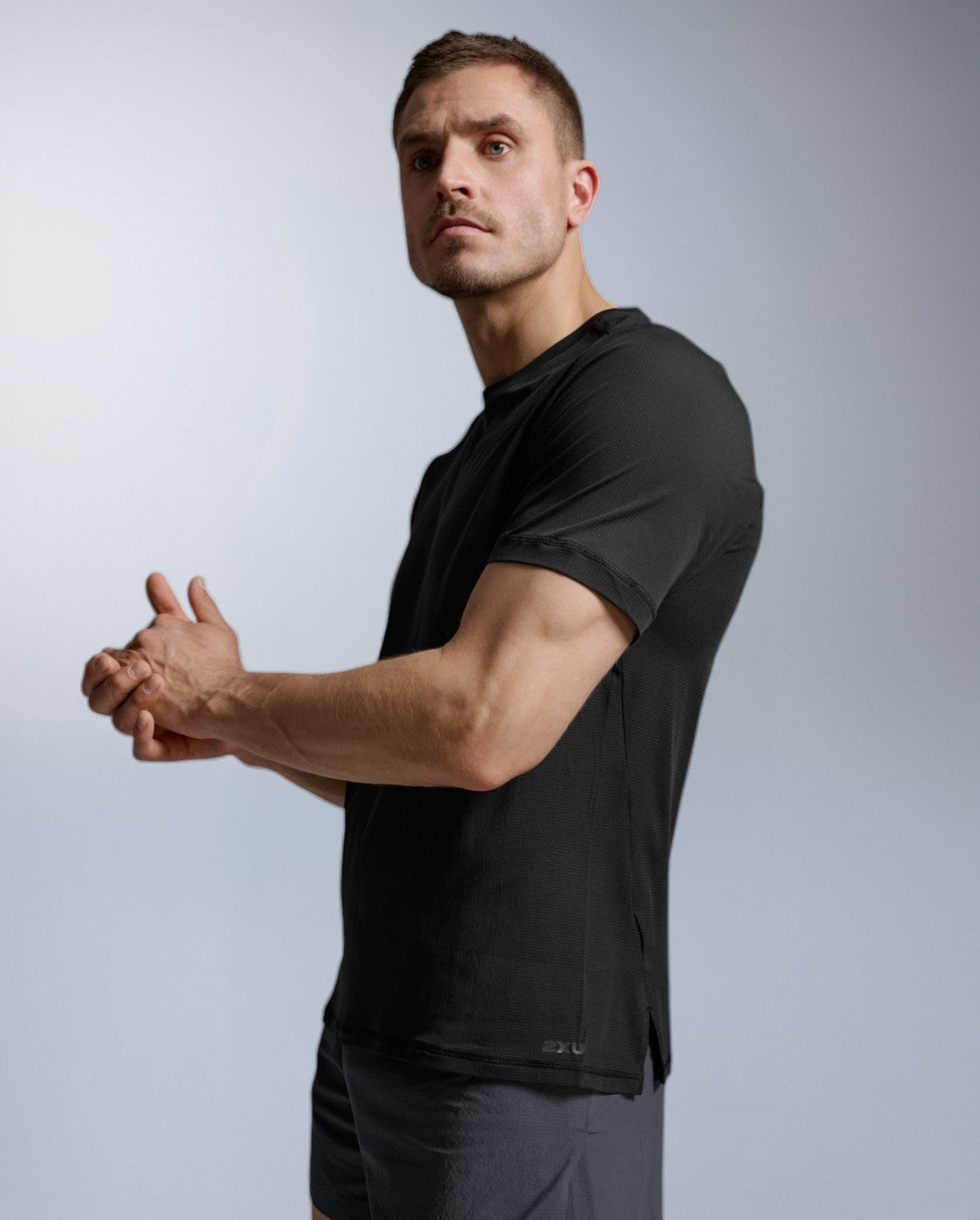 2xu-aero-trail-tee-uomo-maglia-trail-running-nera-regular-fit image 6