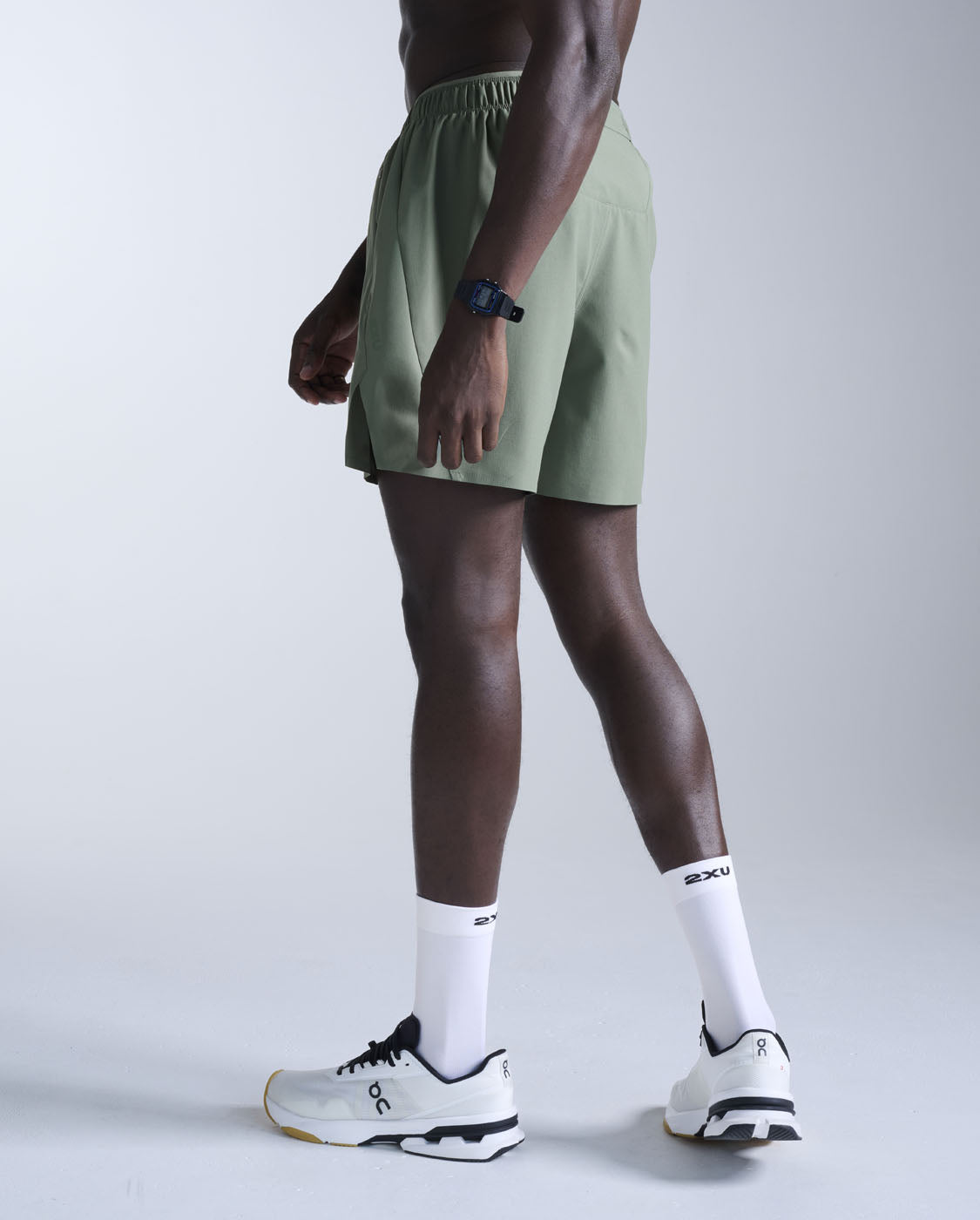 2xu-motion-5-inch-unlined-shorts-da-training-verde image 3