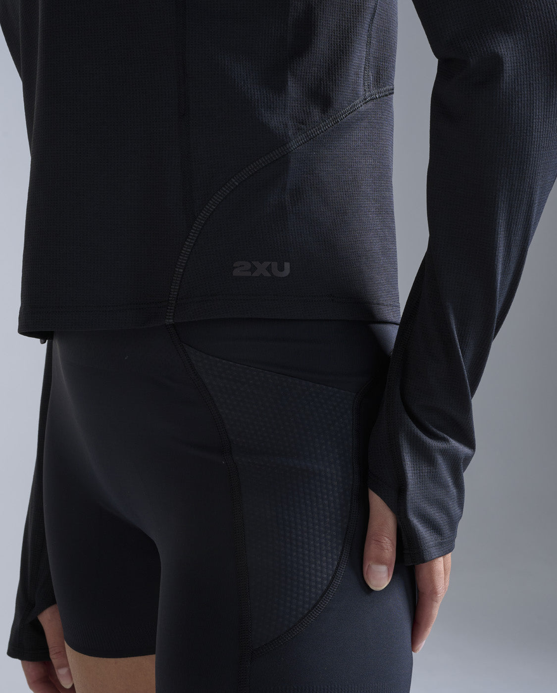 2xu-aero-trail-1-2-zip-donna-nero-mezza-zip-running image 8