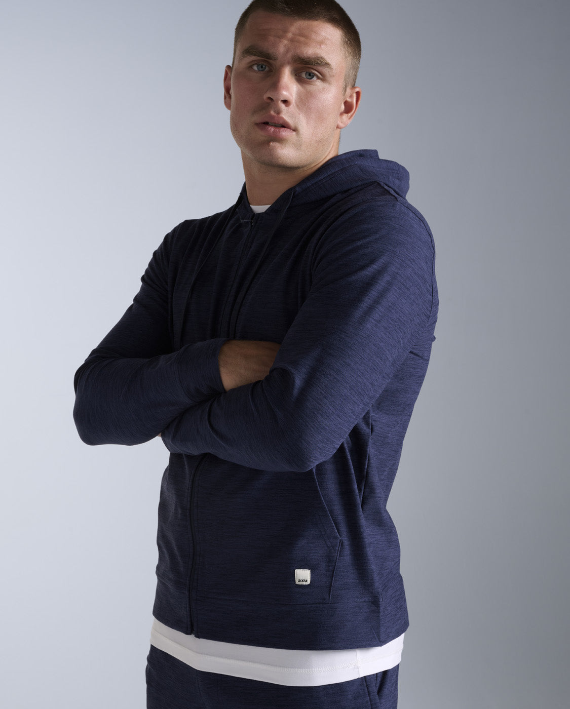 2xu-signature-zip-through-hoodie-felpa-zip-blu-uomo image 2