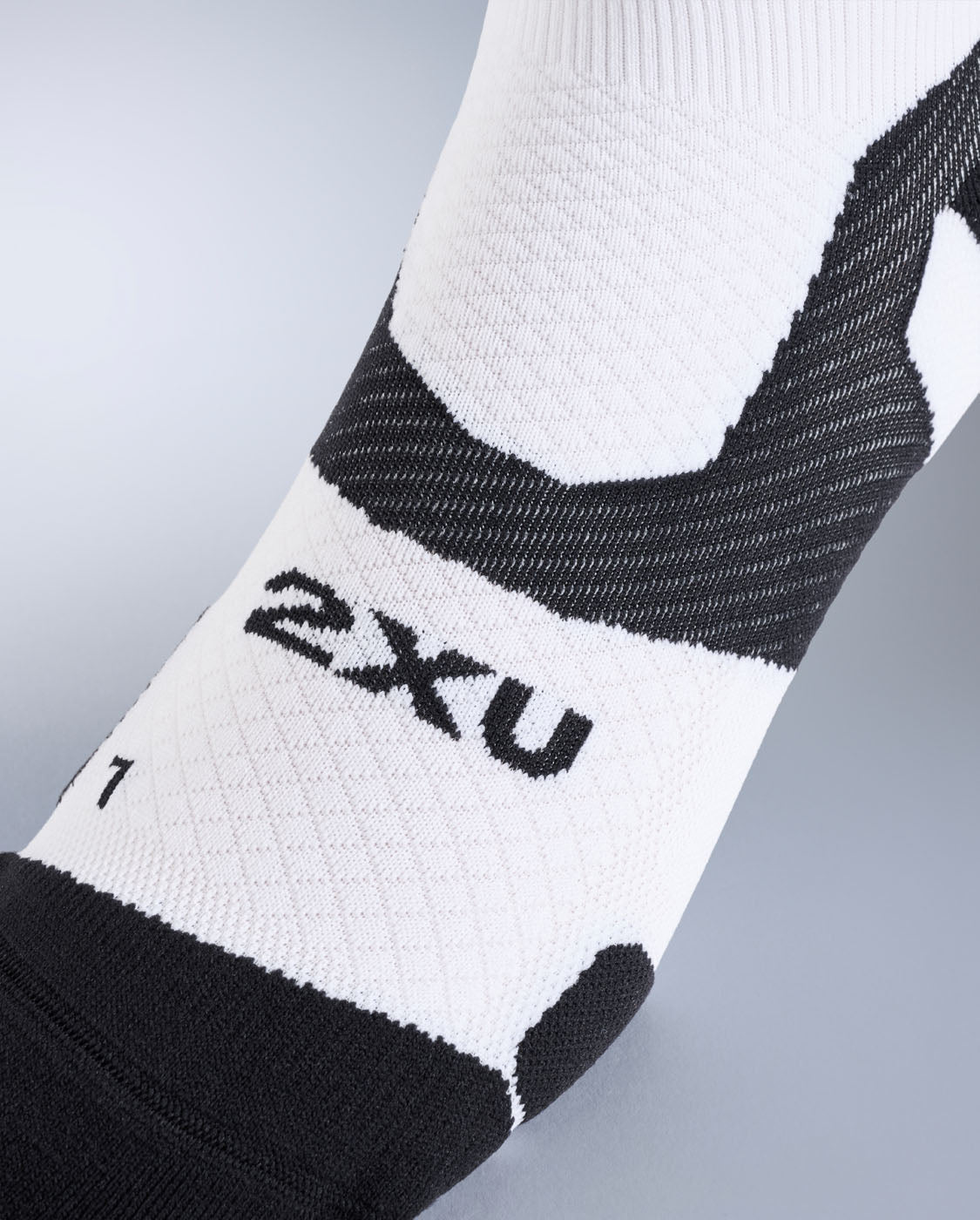 2xu-vectr-light-cushion-crew-socks-calze-running-bianche-unisex image 3