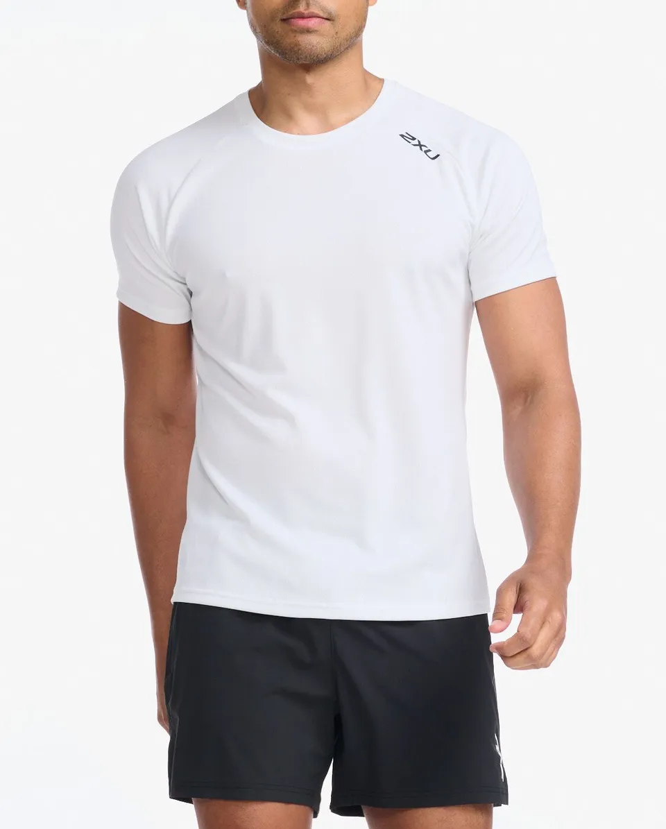 2xu-aspire-tee-uomo-t-shirt-training-bianca-traspirante image 1