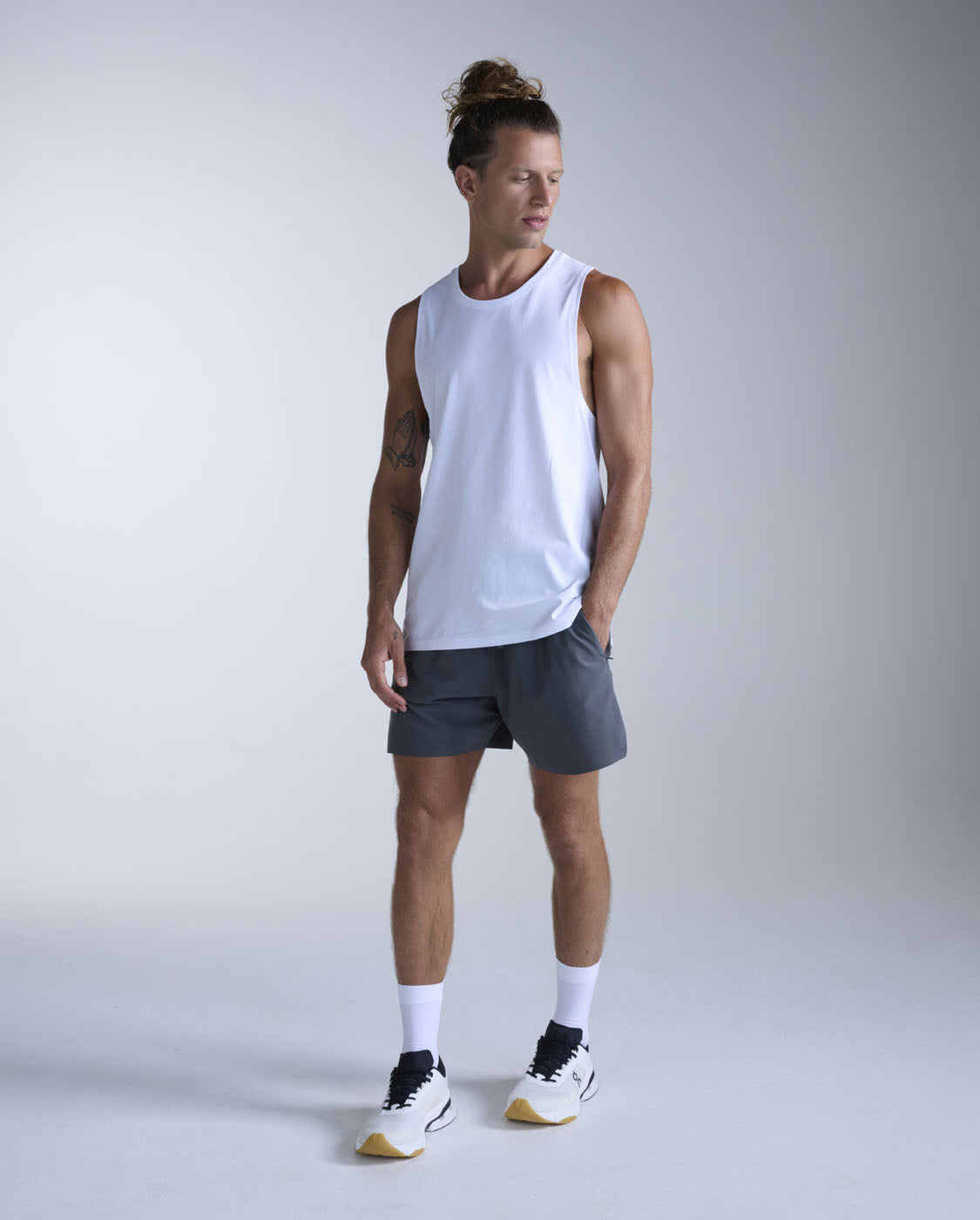 2xu-motion-5-inch-unlined-shorts-shorts-training-corto image 4