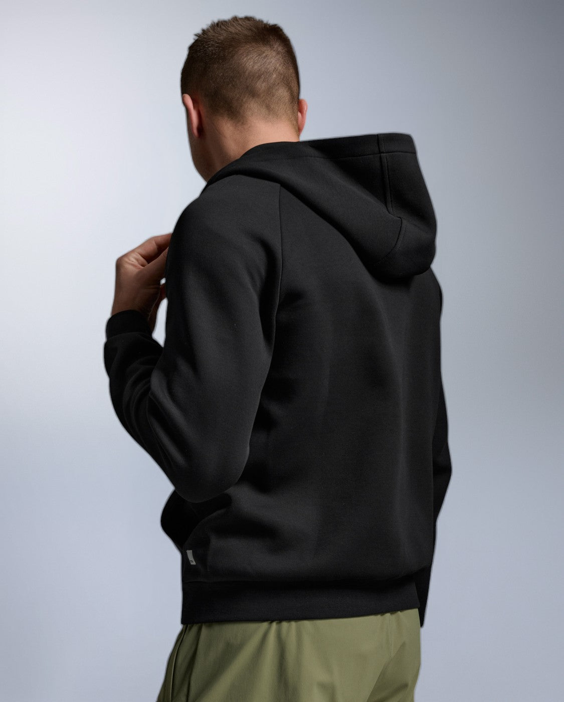 2xu-commute-smooth-spacer-full-zip-felpa-uomo-nero image 3