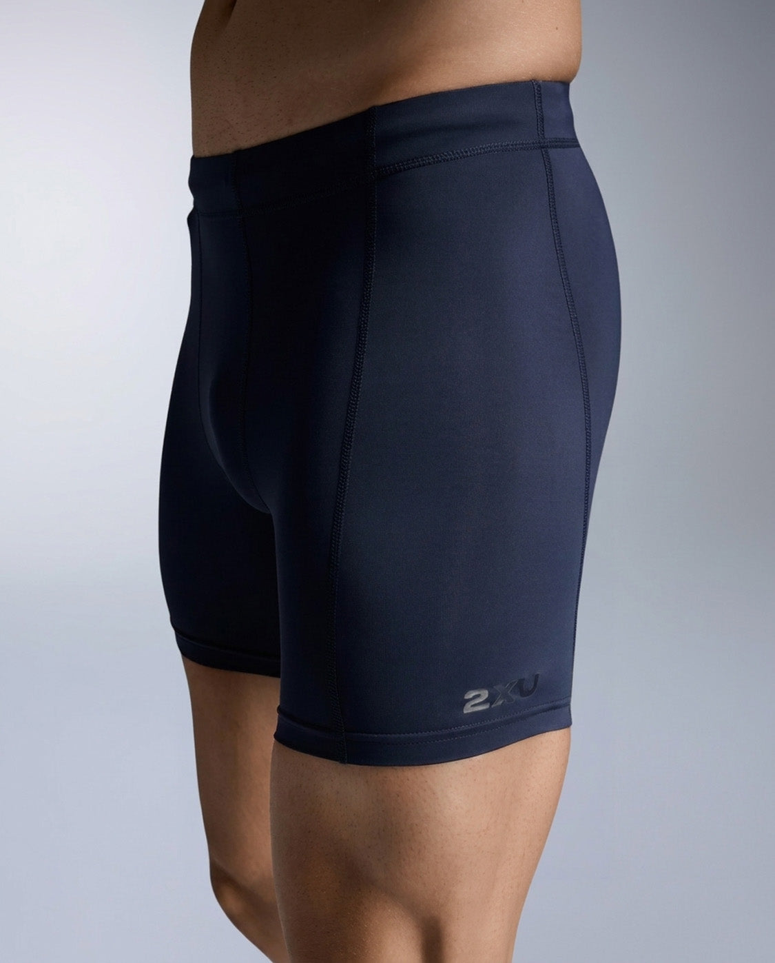 2xu-core-compression-1-2-shorts-uomo-blu-navy image 5