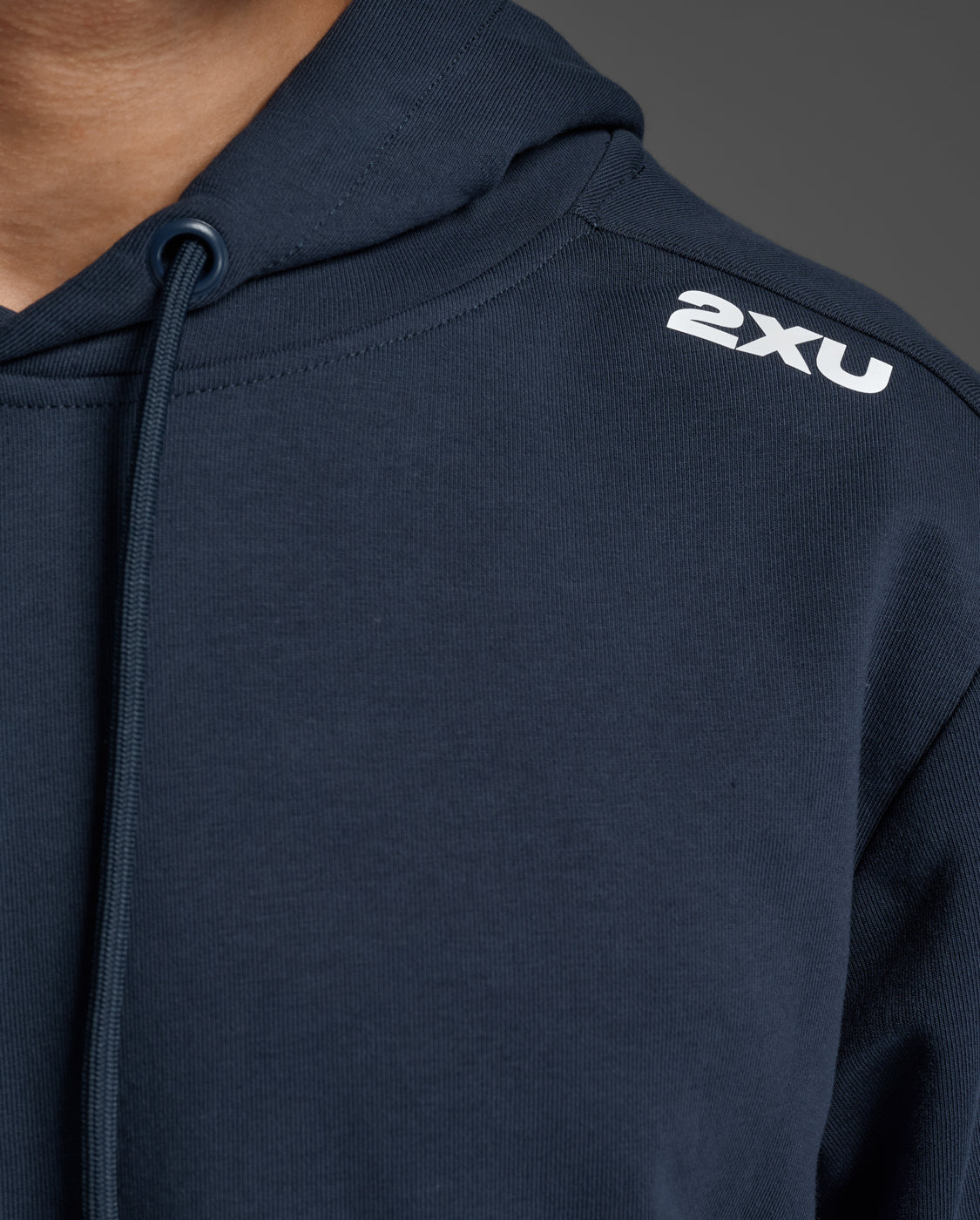 2xu-aspire-pullover-hoodie-felpa-uomo-blu-navy image 6