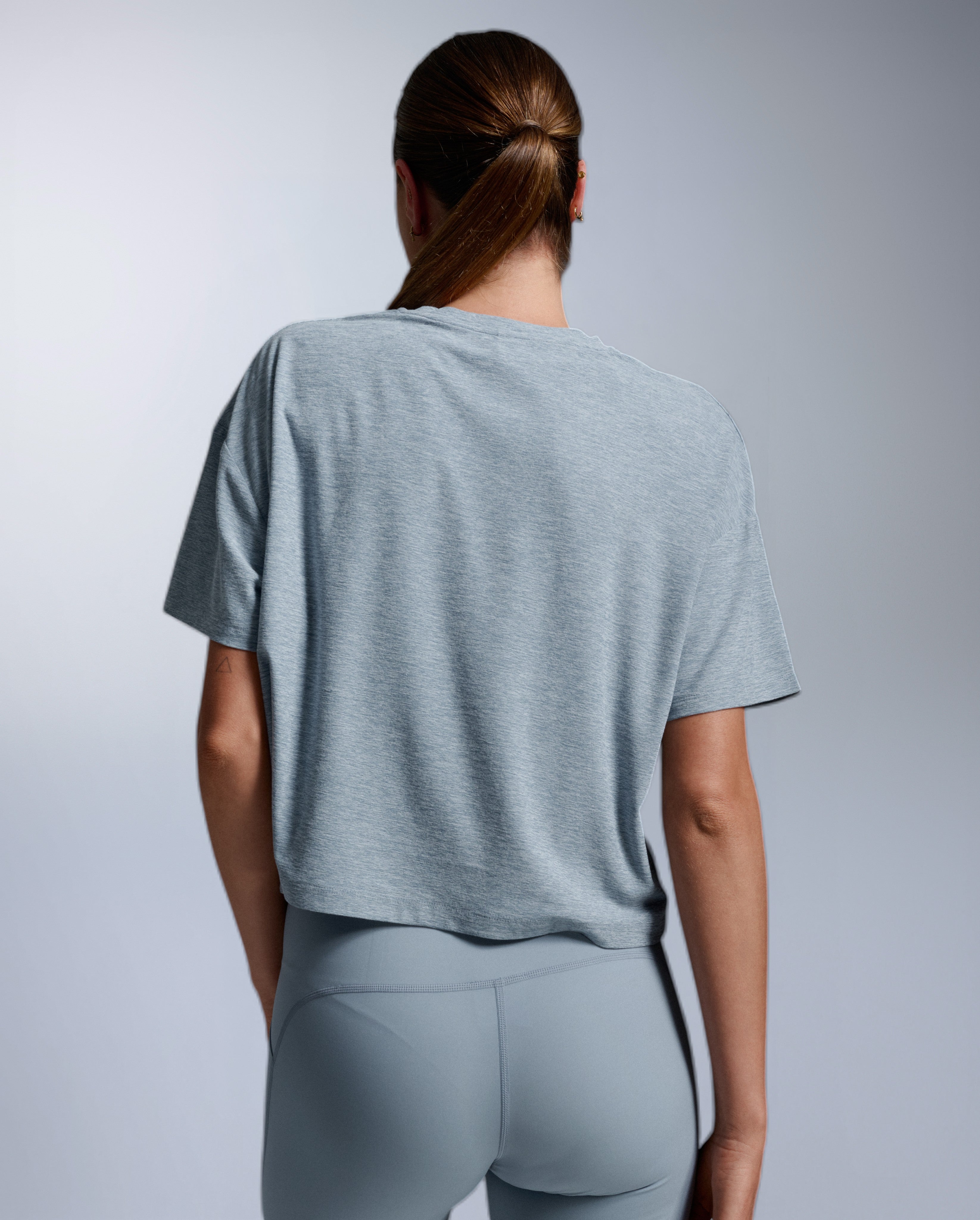 2xu-form-soft-jersey-relaxed-tee-t-shirt-donna-azzurro image 3