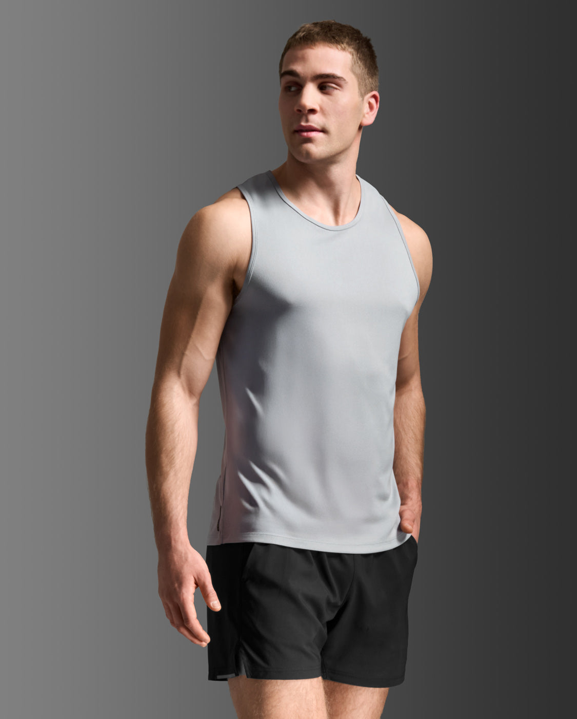 2xu-aero-tank-canotta-running-uomo-slim-grigia image 1