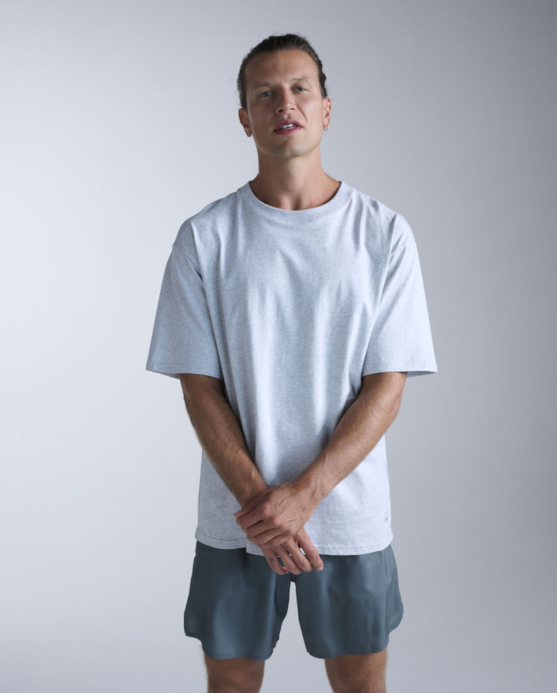 2xu-ez-oversized-organic-cotton-tee-t-shirt-unisex-grigio image 1