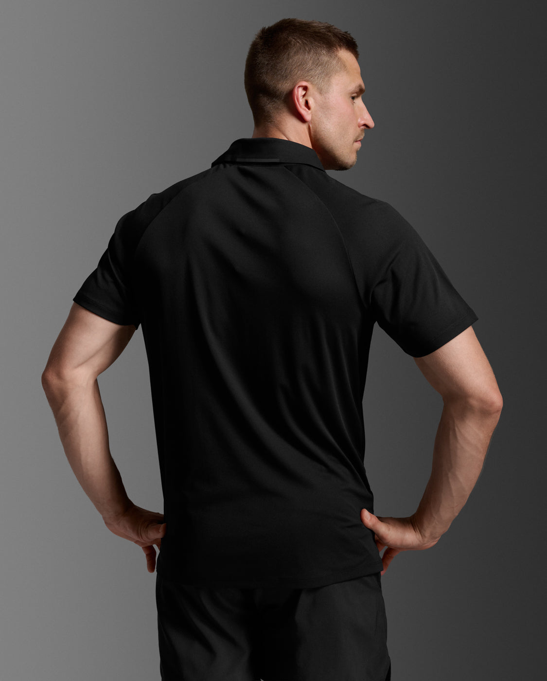 2xu-signature-polo-uomo-polo-training-nera-regular-fit image 5