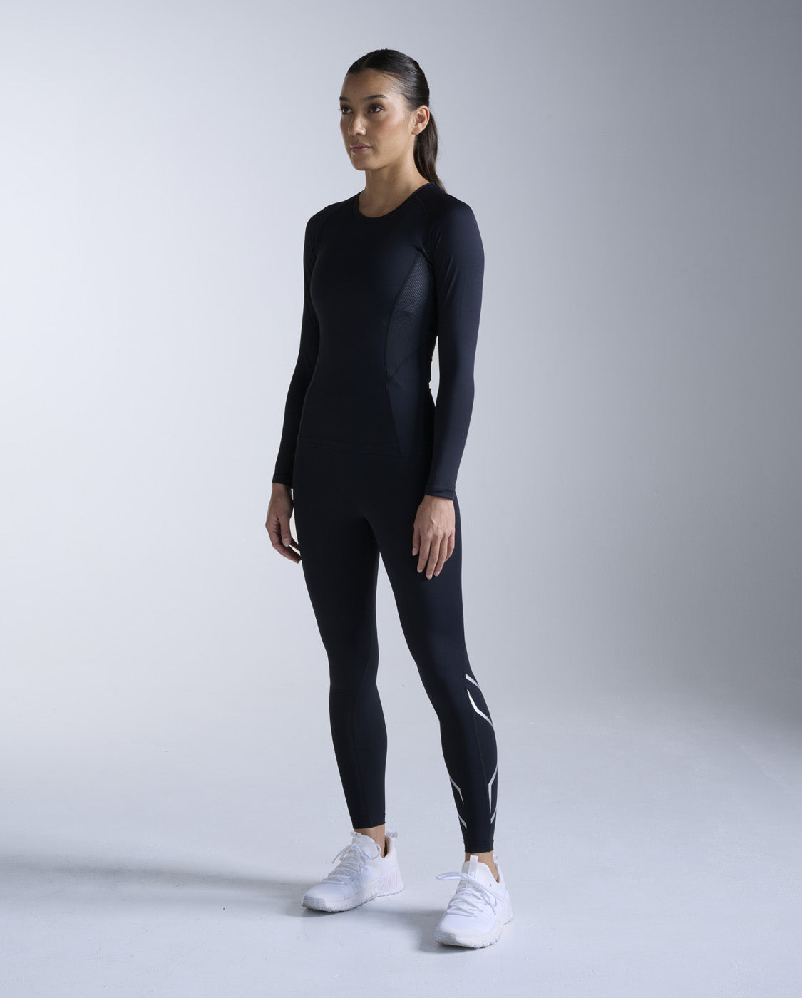 2xu-core-compression-maglia-manica-lunga-nera image 5
