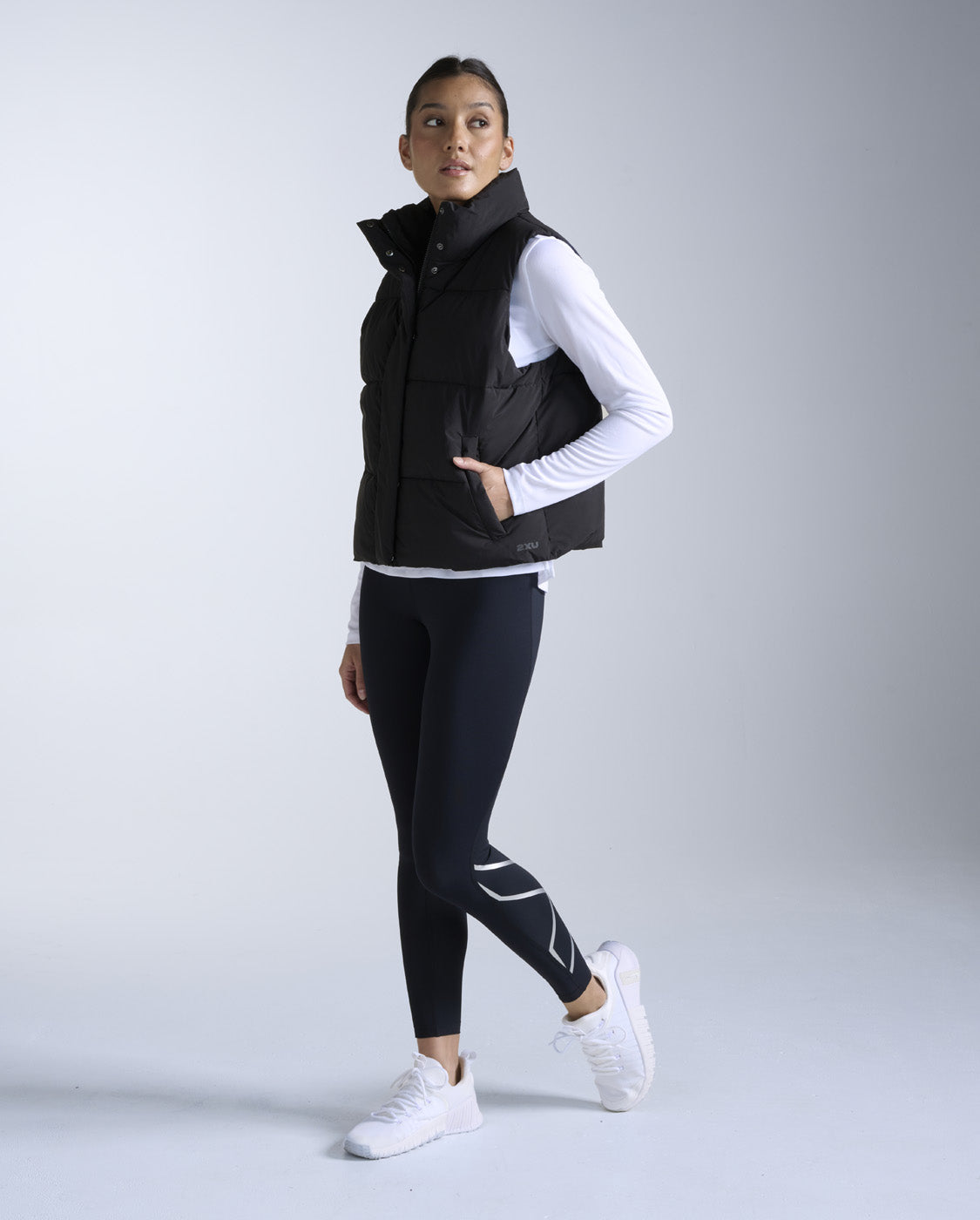 2xu-women-s-insulation-puffer-vest-gilet-nero image 4
