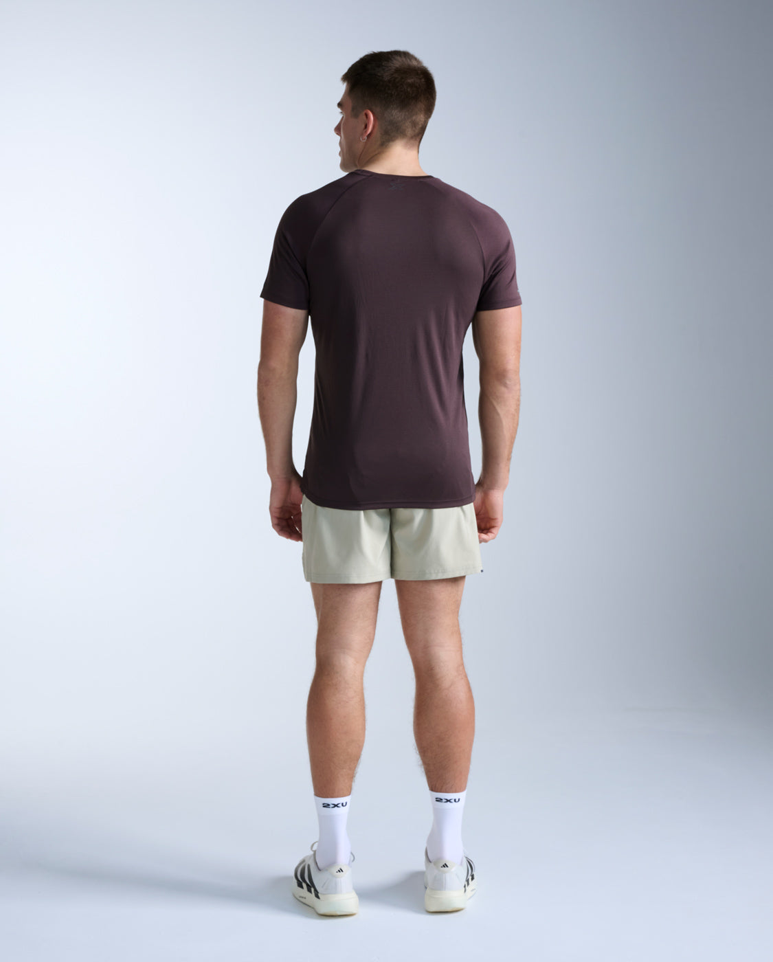 2xu-aero-tee-maglietta-running-uomo-slim-marrone image 8