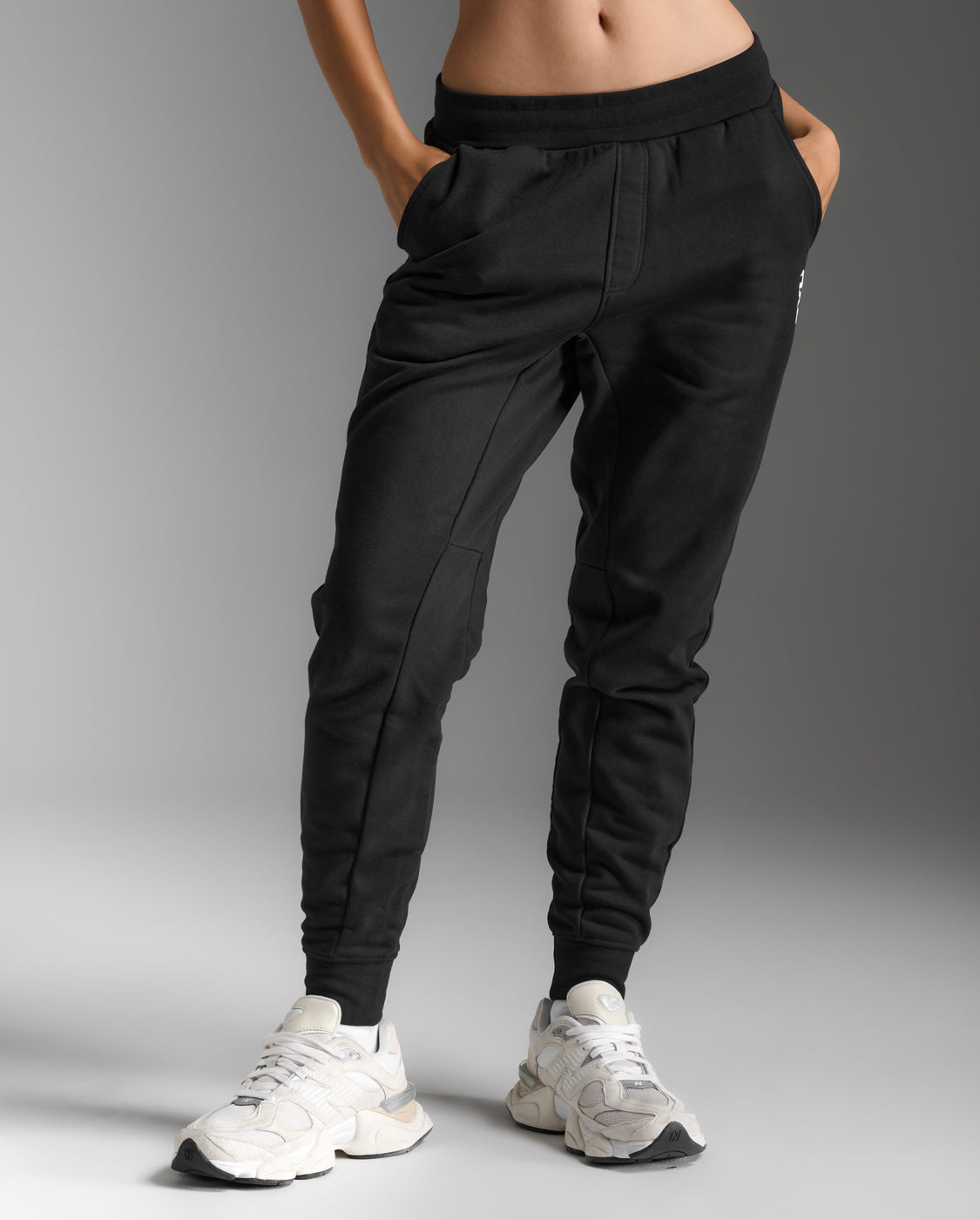 2xu-aspire-trackpants-donna-pantaloni-felpa-neri image 1