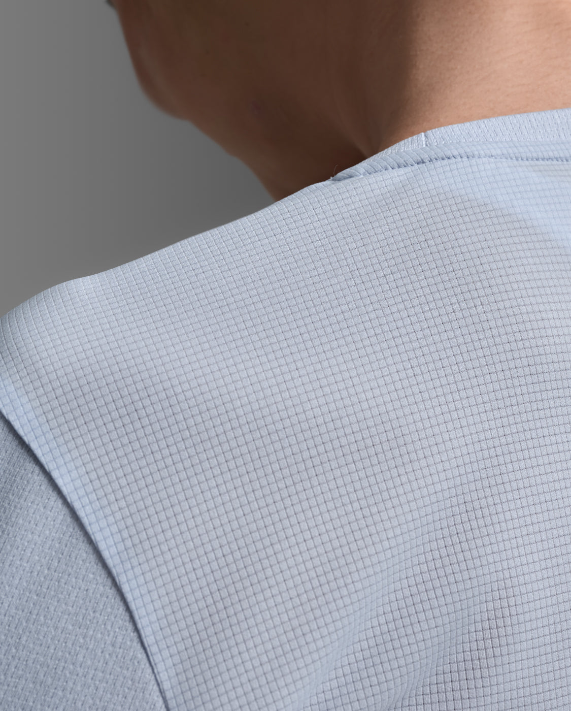 2xu-aero-tee-slim-blu image 7