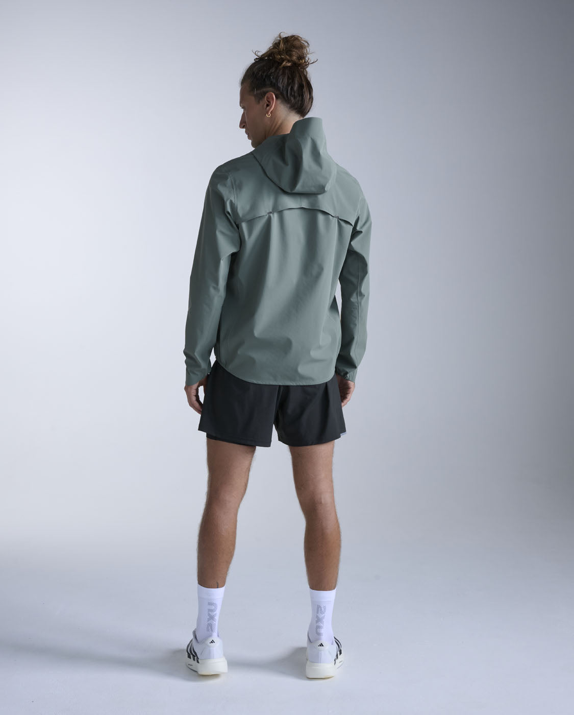 2xu-ignition-shield-uomo-giacca-impermeabile-running-verde image 8